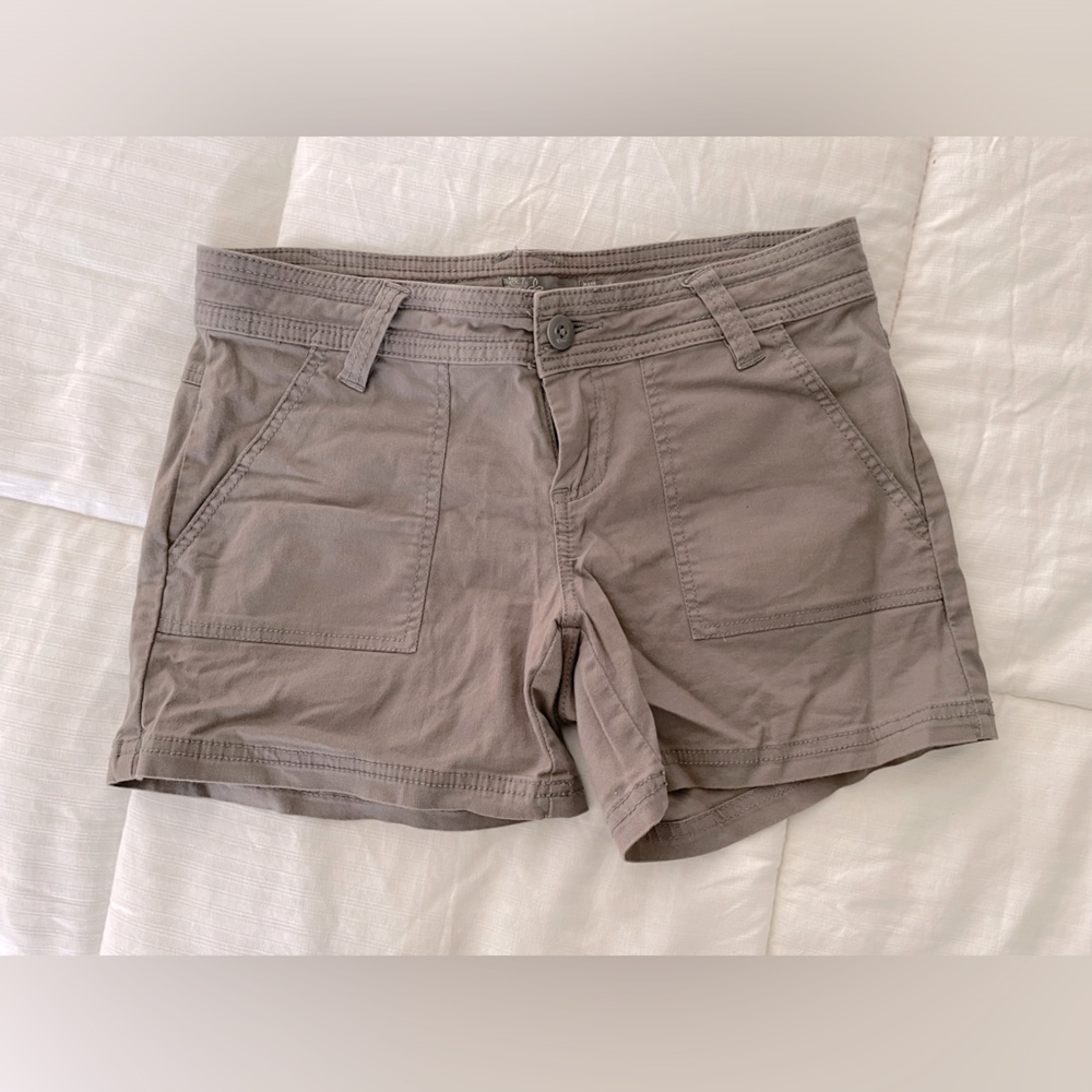 Prana Elle midrise 4.5” patch pocket short